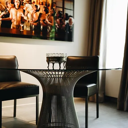 La De La Mirande * Namur